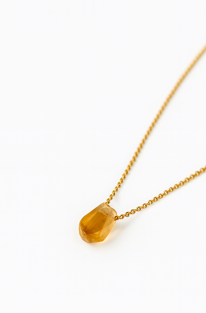 NÁHRDELNÍK SE SUROVÝM CITRÍNEM